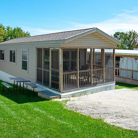 Plymouth Rock Camping Resort Deluxe Cottage Elkhart Lake エクステリア 写真