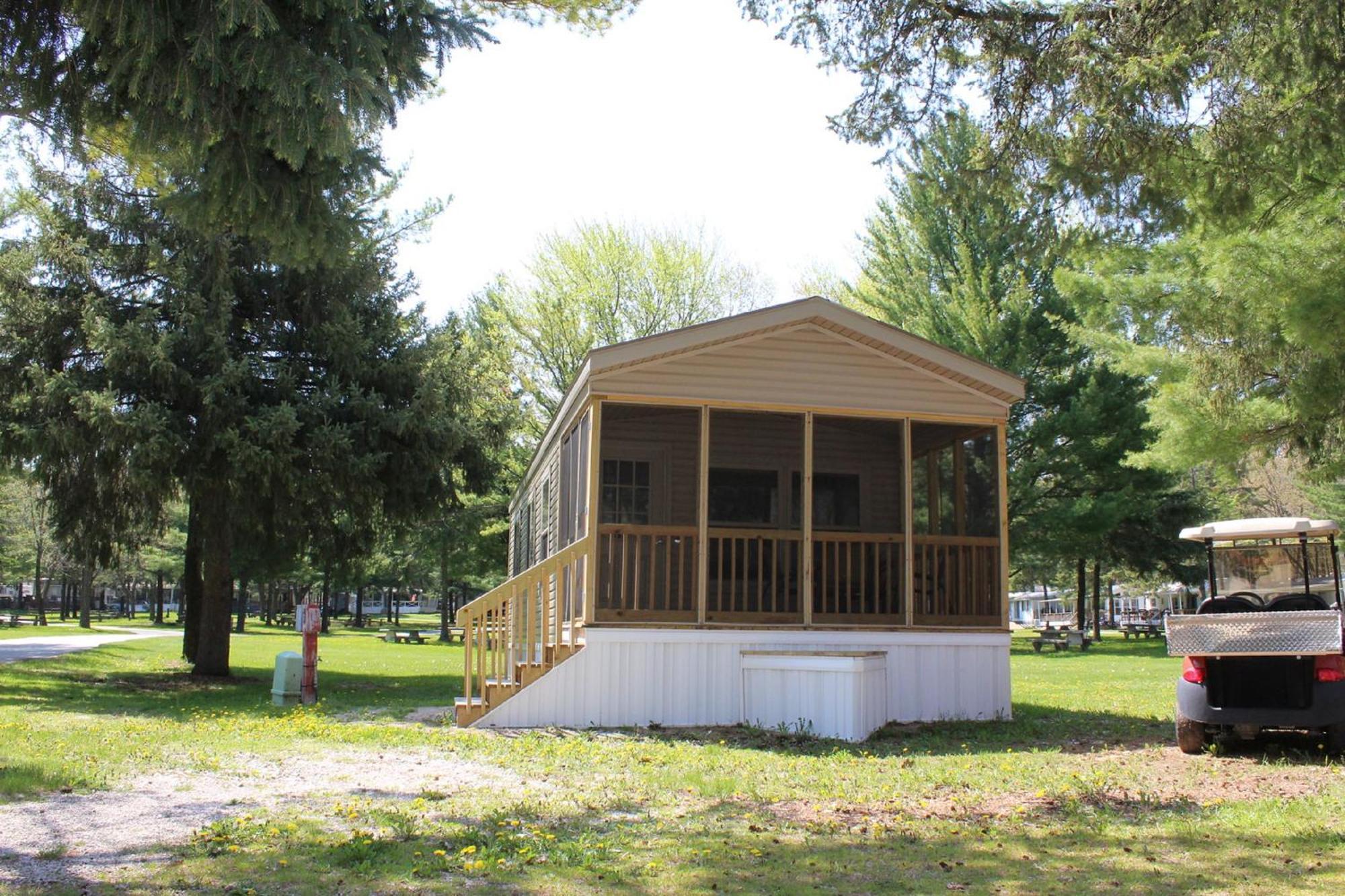 Plymouth Rock Camping Resort Deluxe Cottage Elkhart Lake 部屋 写真