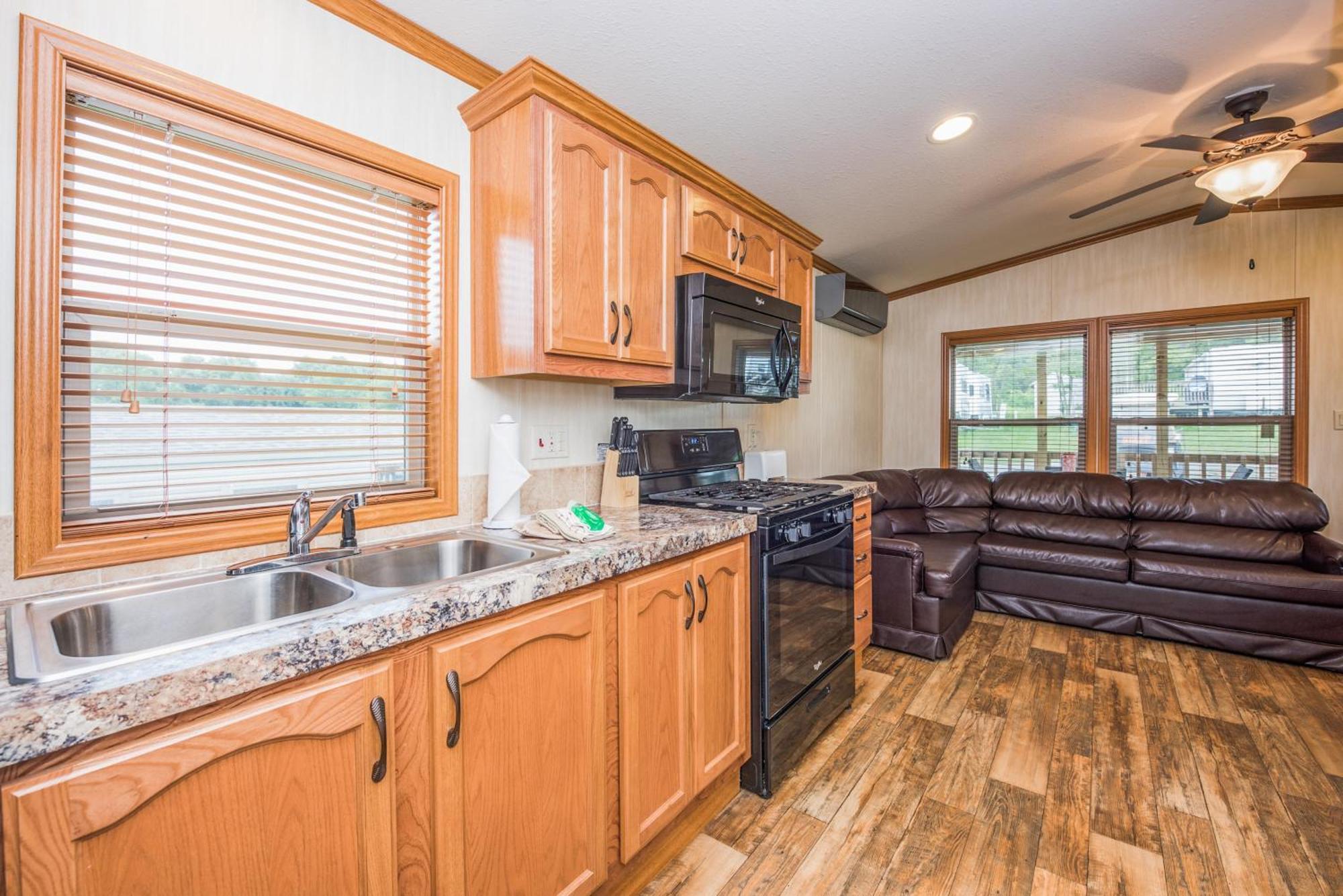 Plymouth Rock Camping Resort Deluxe Cottage Elkhart Lake エクステリア 写真