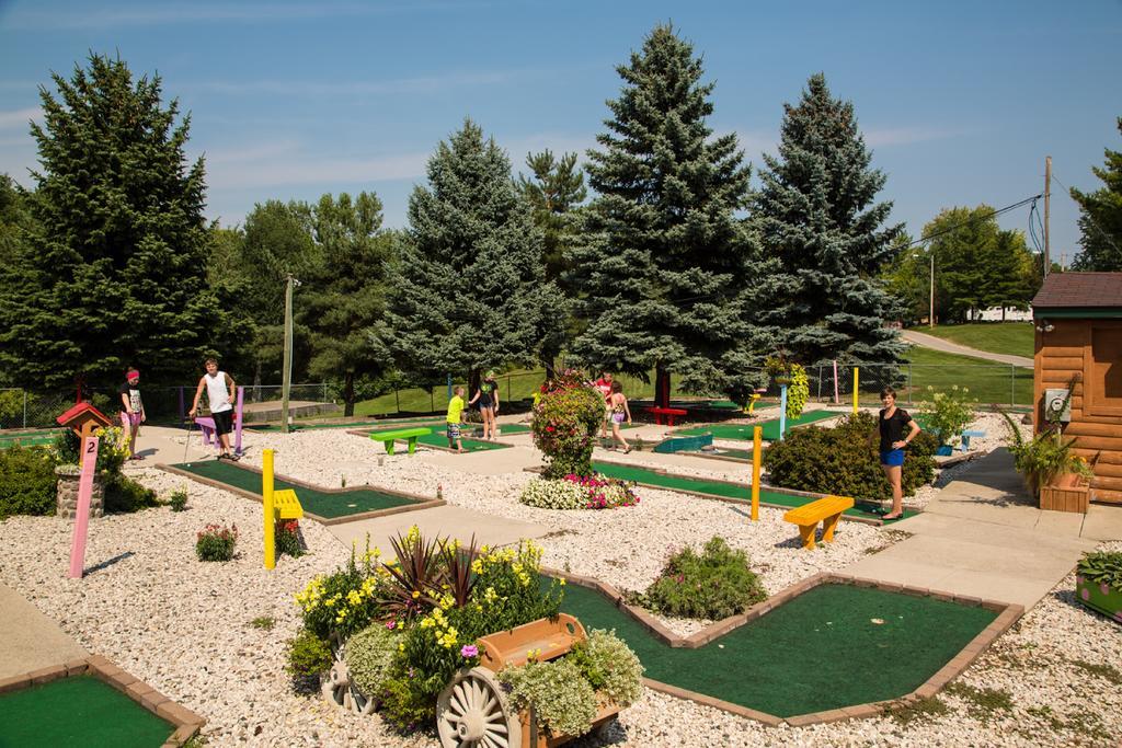 Plymouth Rock Camping Resort Deluxe Cottage Elkhart Lake エクステリア 写真